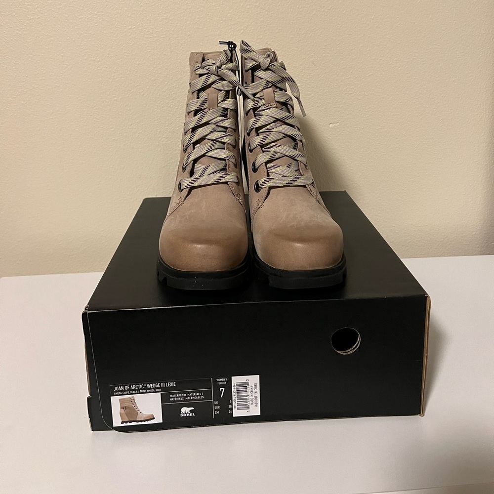 Sorel Joan of Arctic Wedge III Lexie Boot — Waterproof Leather Boots- NO BOX - Picture 7 of 11